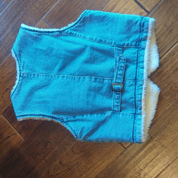 faux sherpa lined denim vest - Picture 2 of 6